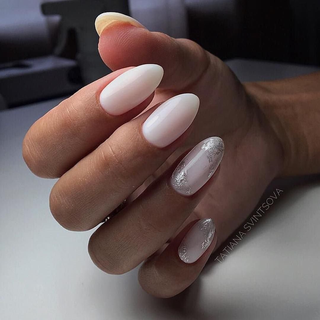 Блюскай на ногтях