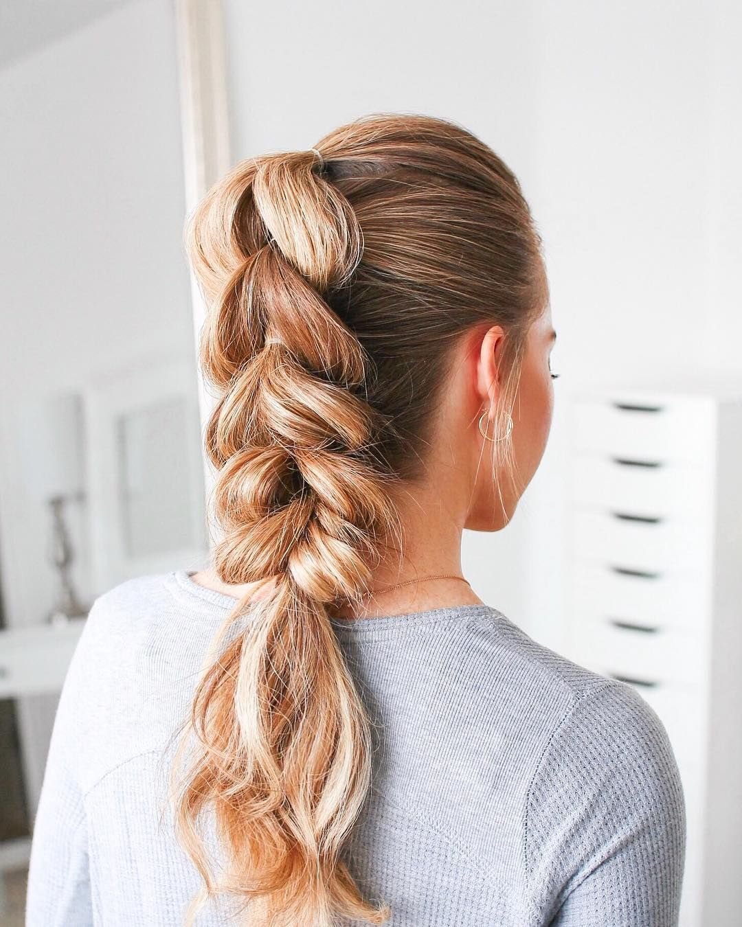 Колосок с хвостом на макушке