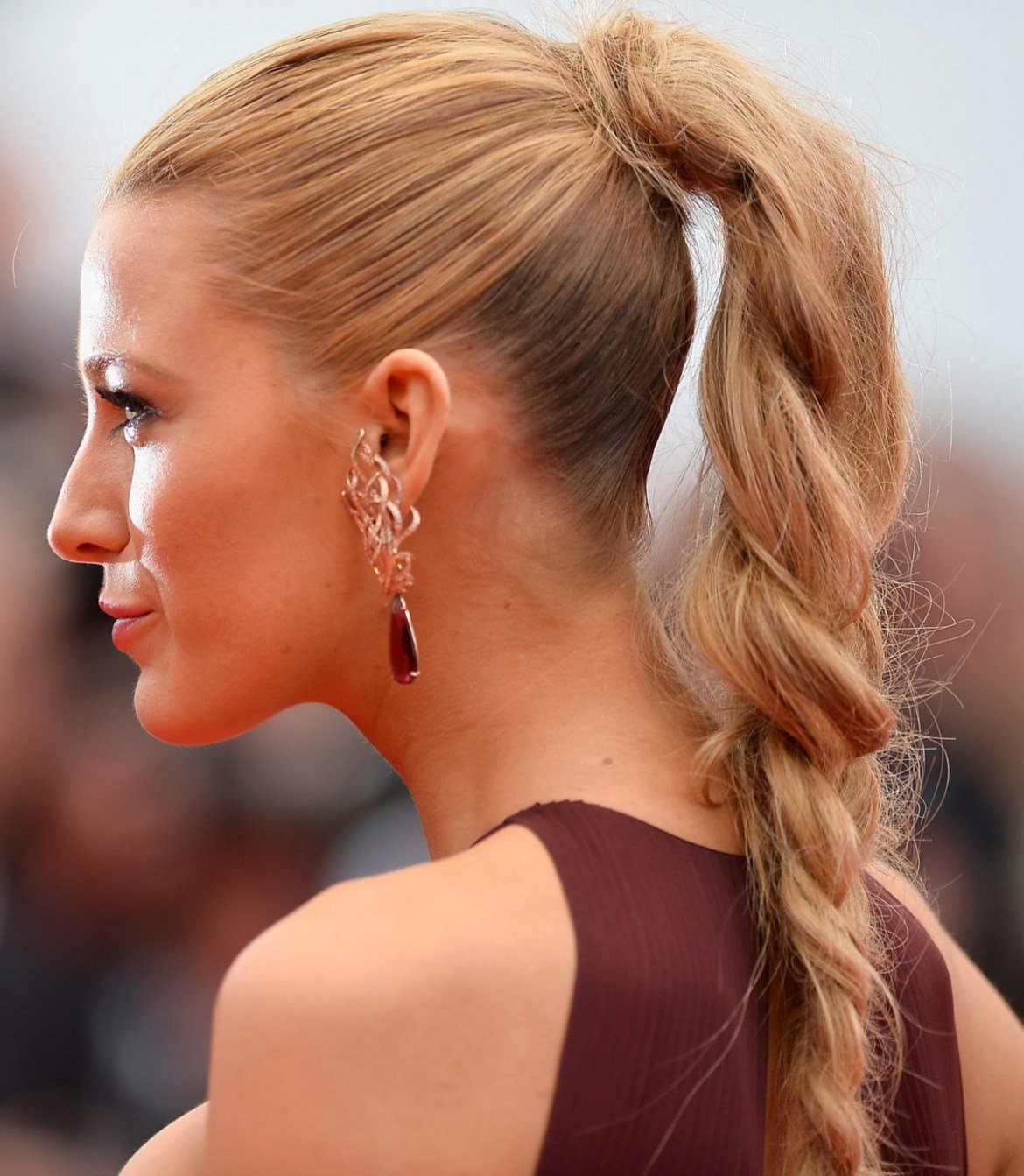 Блейк Лайвли с хвостом