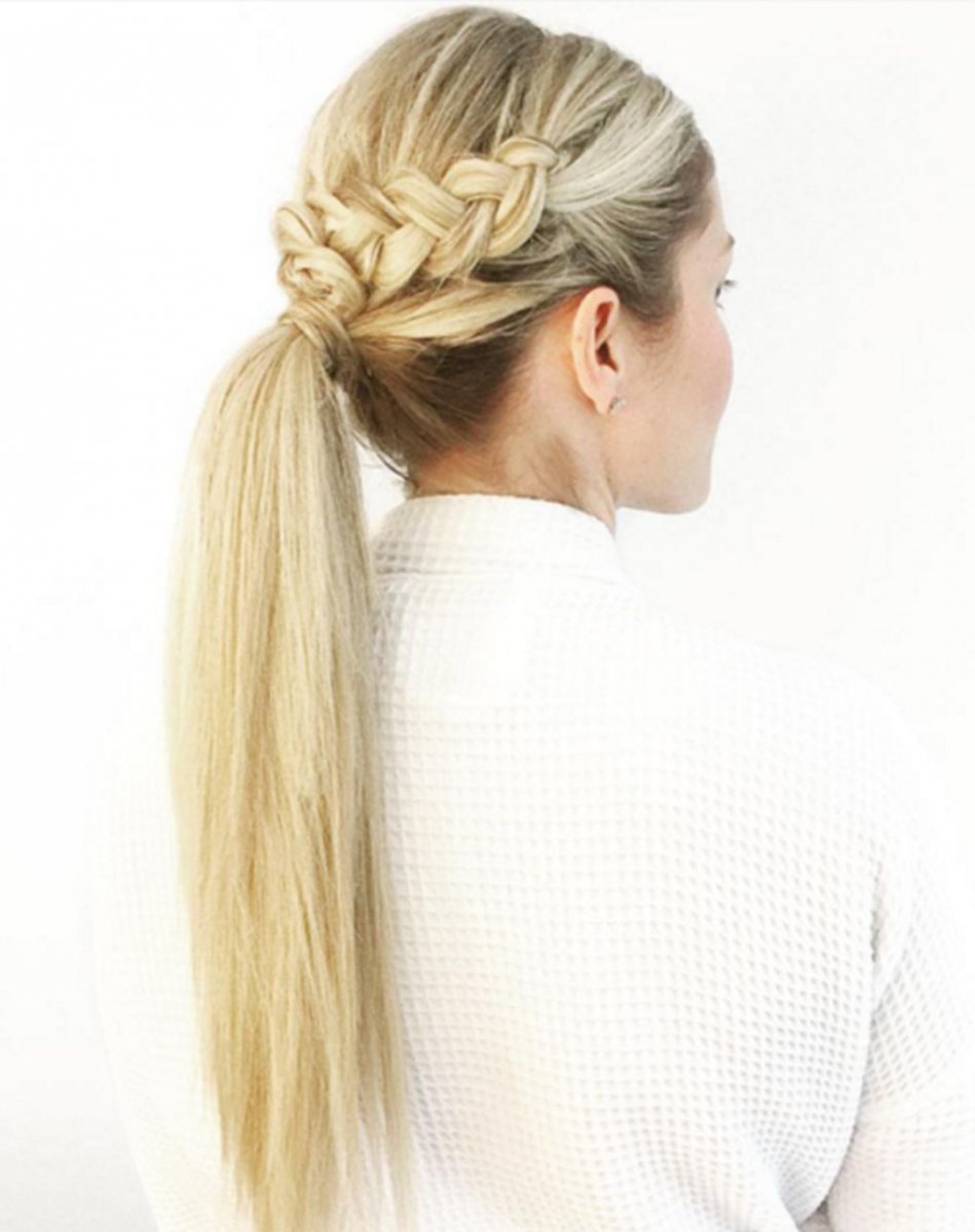Прическа конский хвост с косами