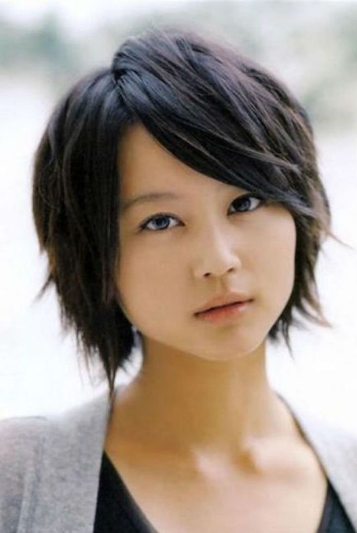 Корейские стрижки Томбой женские с челкой