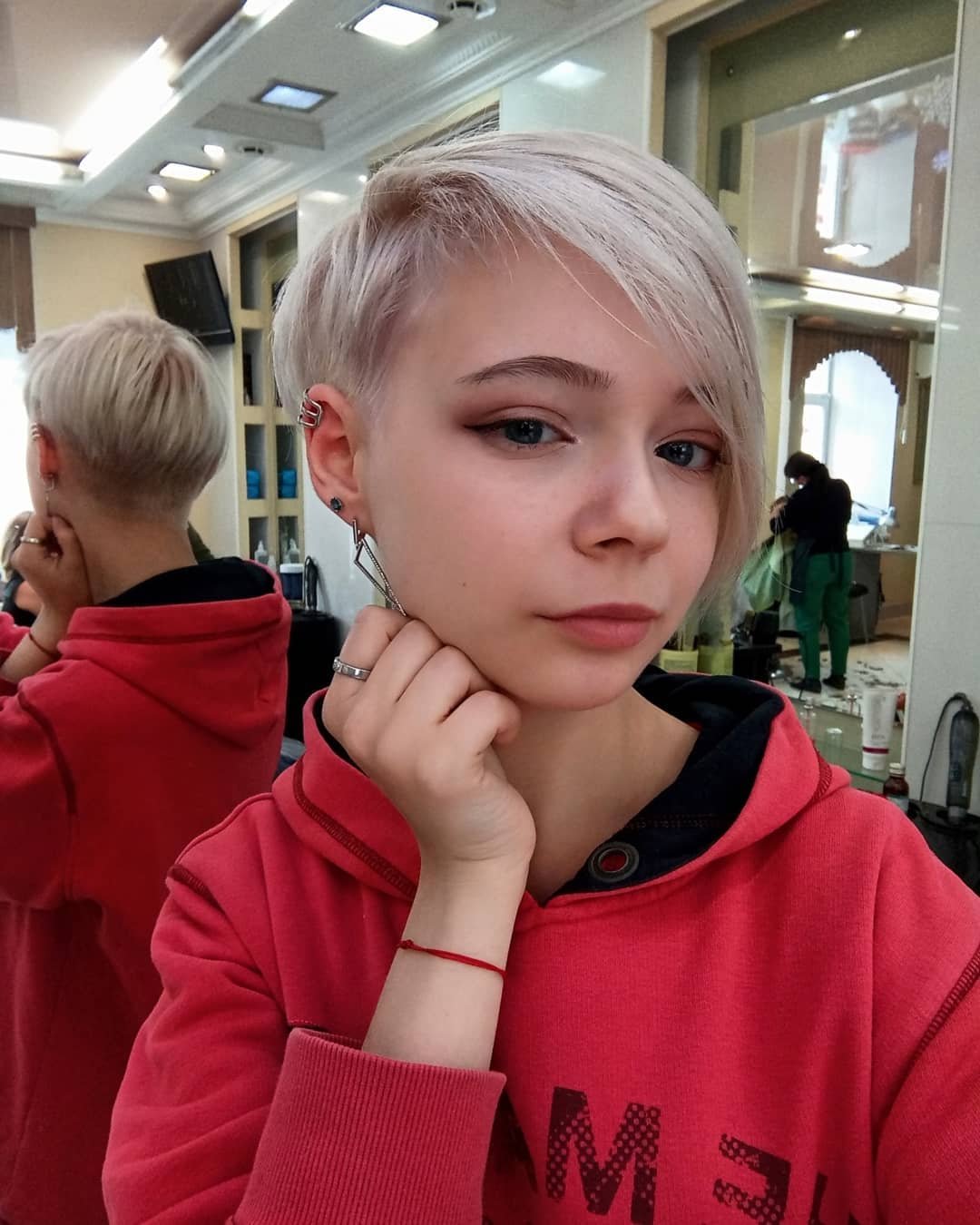 Джиннифер Гудвин стрижка