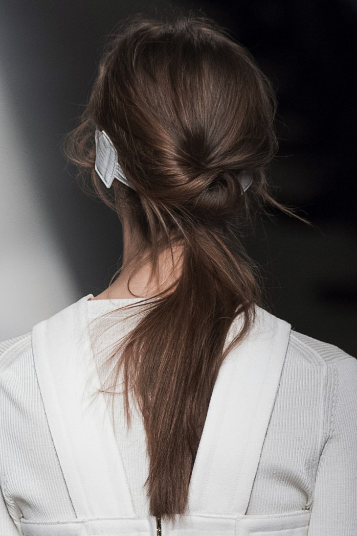 Низкий хвост прическа