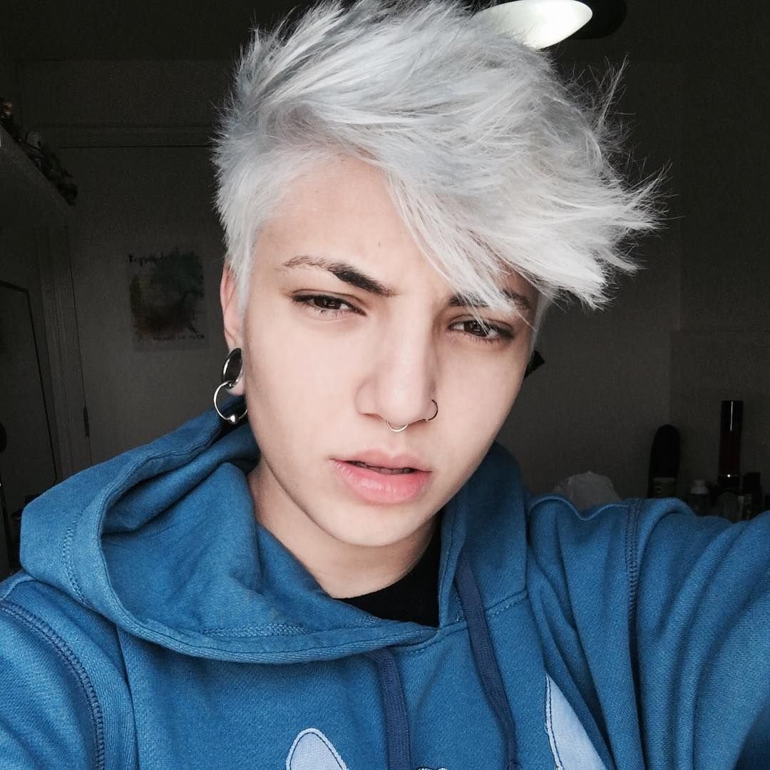 Эмобои томбои