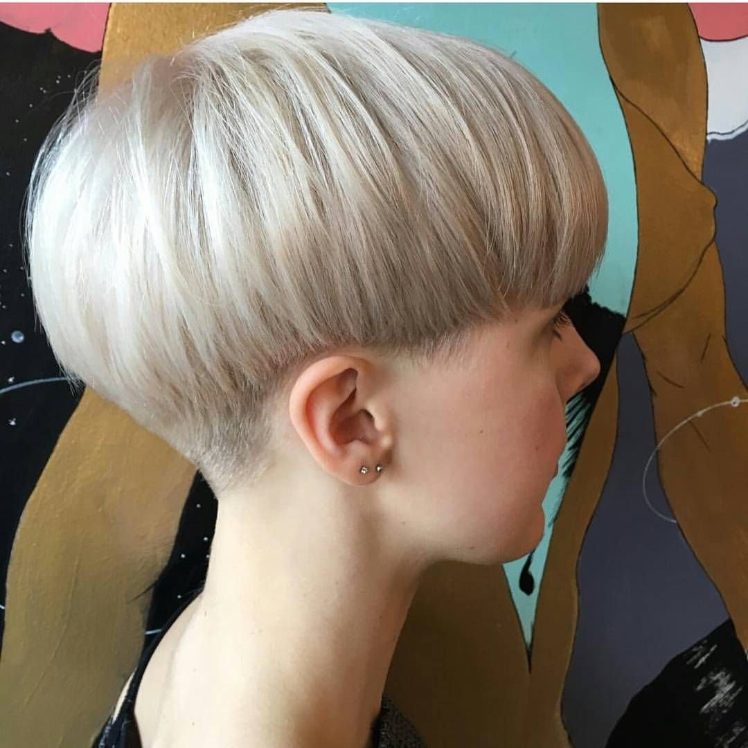 Стрижка шапочка с выбритым затылком