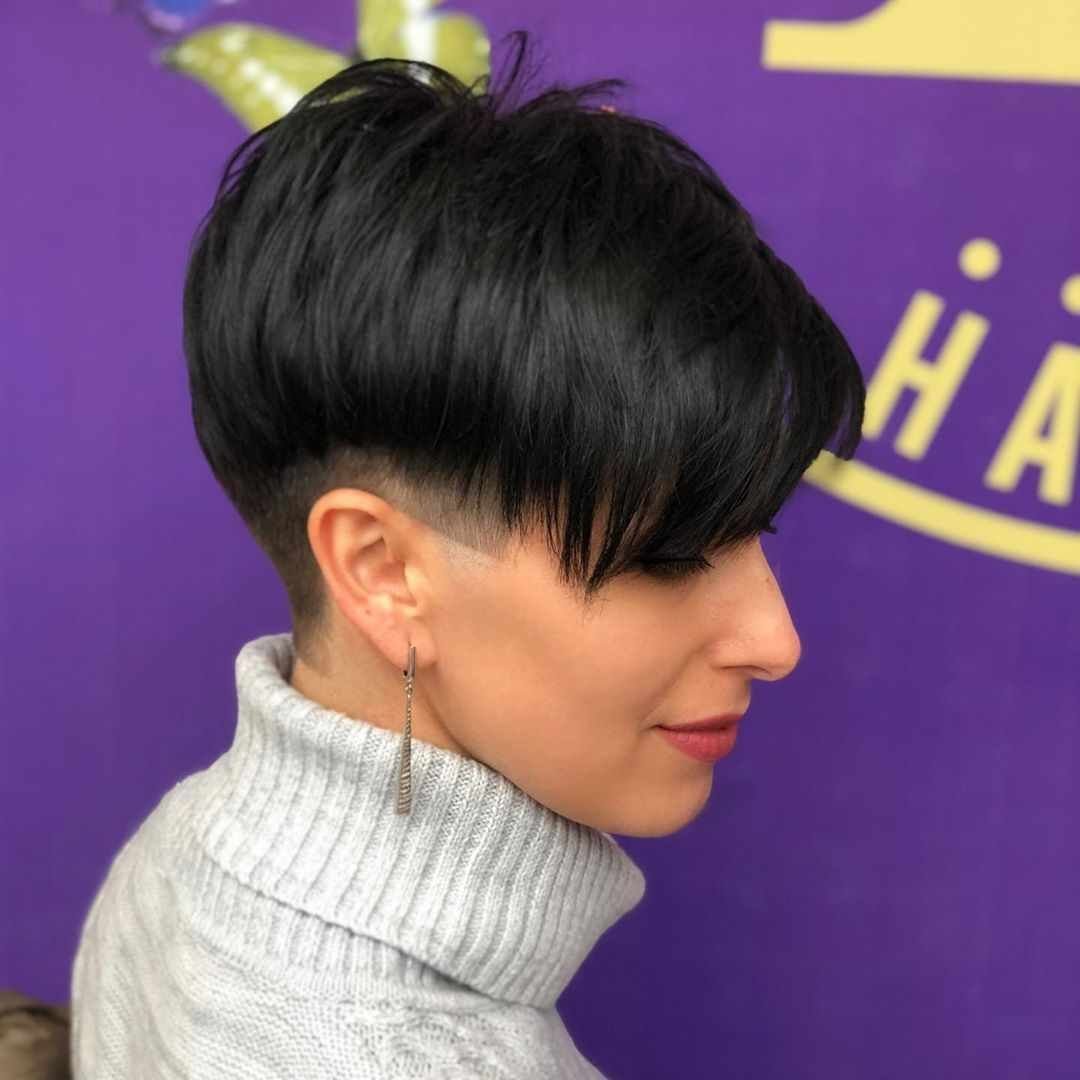 Юлия Костюшкина стрижка Пикси