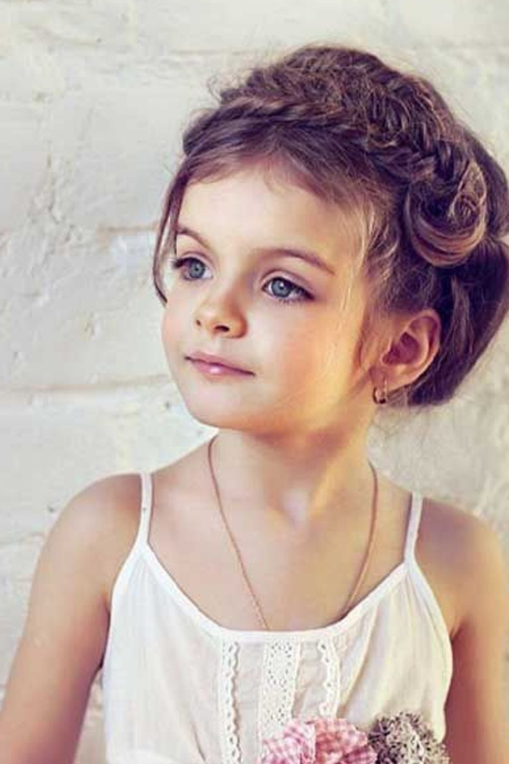 Прическа с бусинками для девочки