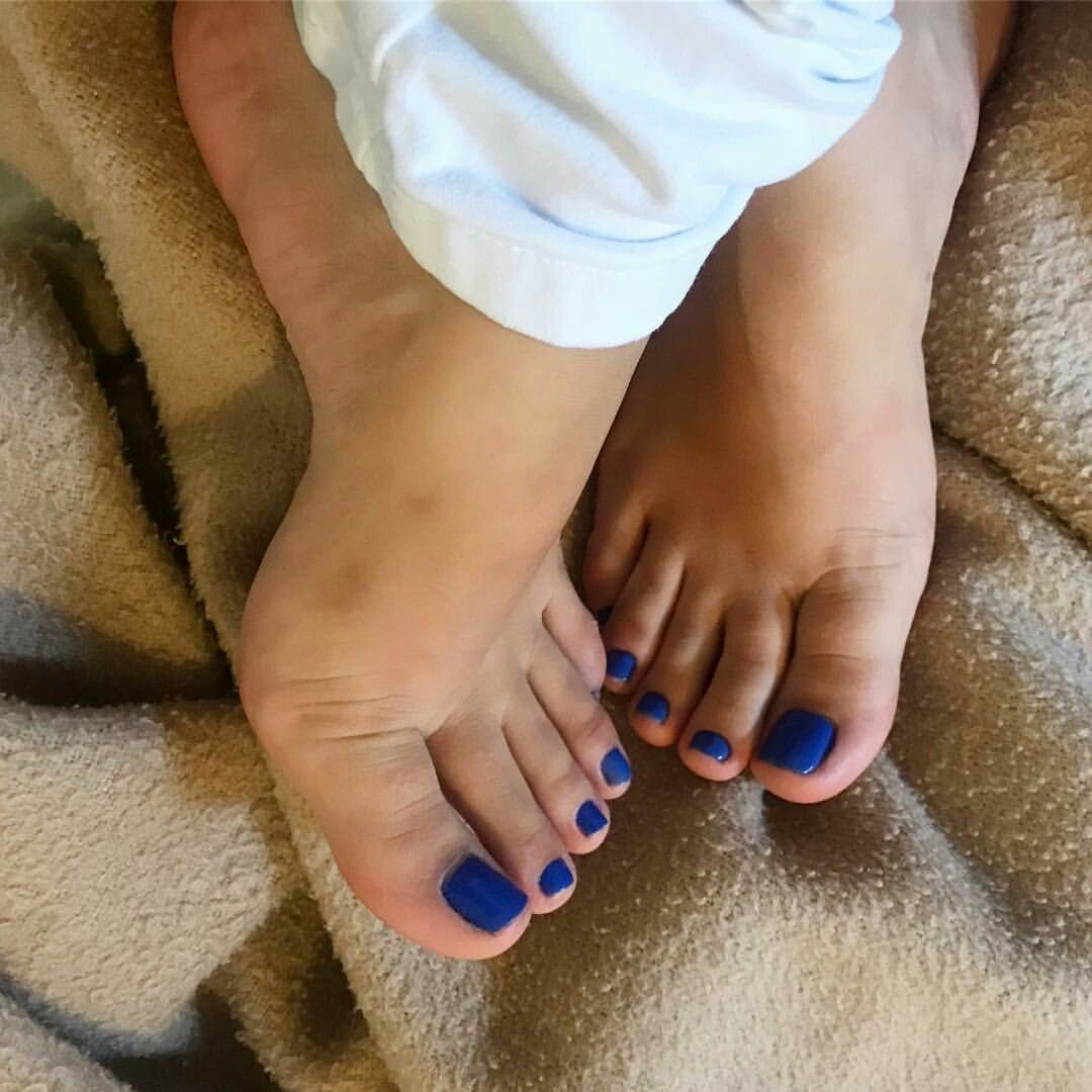 Ступни Регины Тодоренко