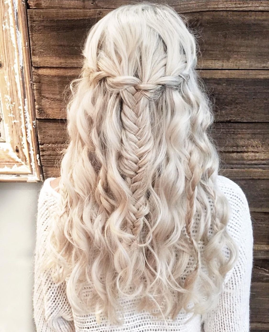 Прически на длинные белые волосы