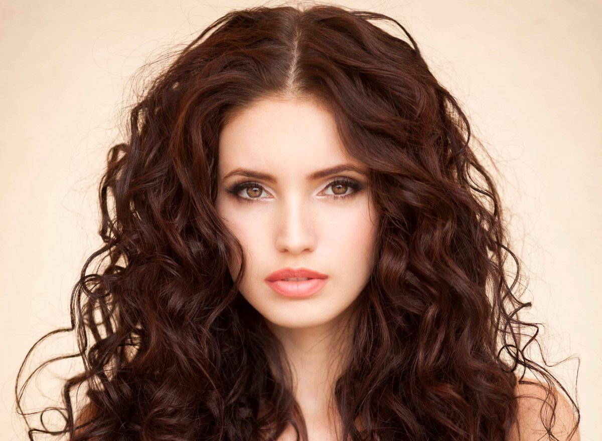 Длинные волнистые волосы