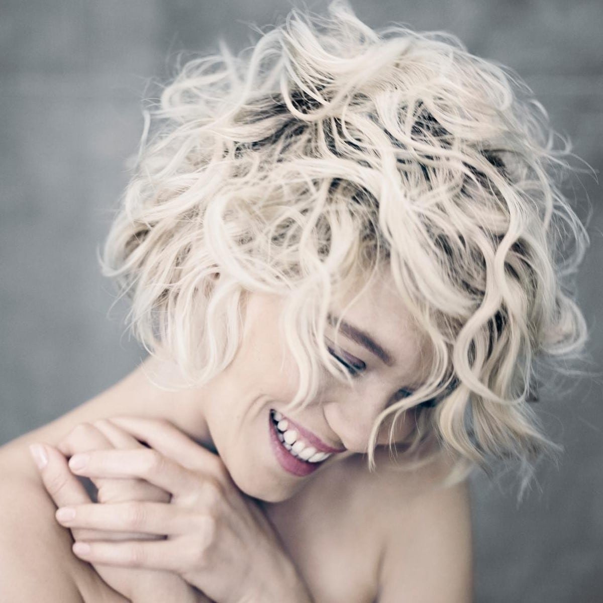 Кудрявые блондинки с короткими волосами