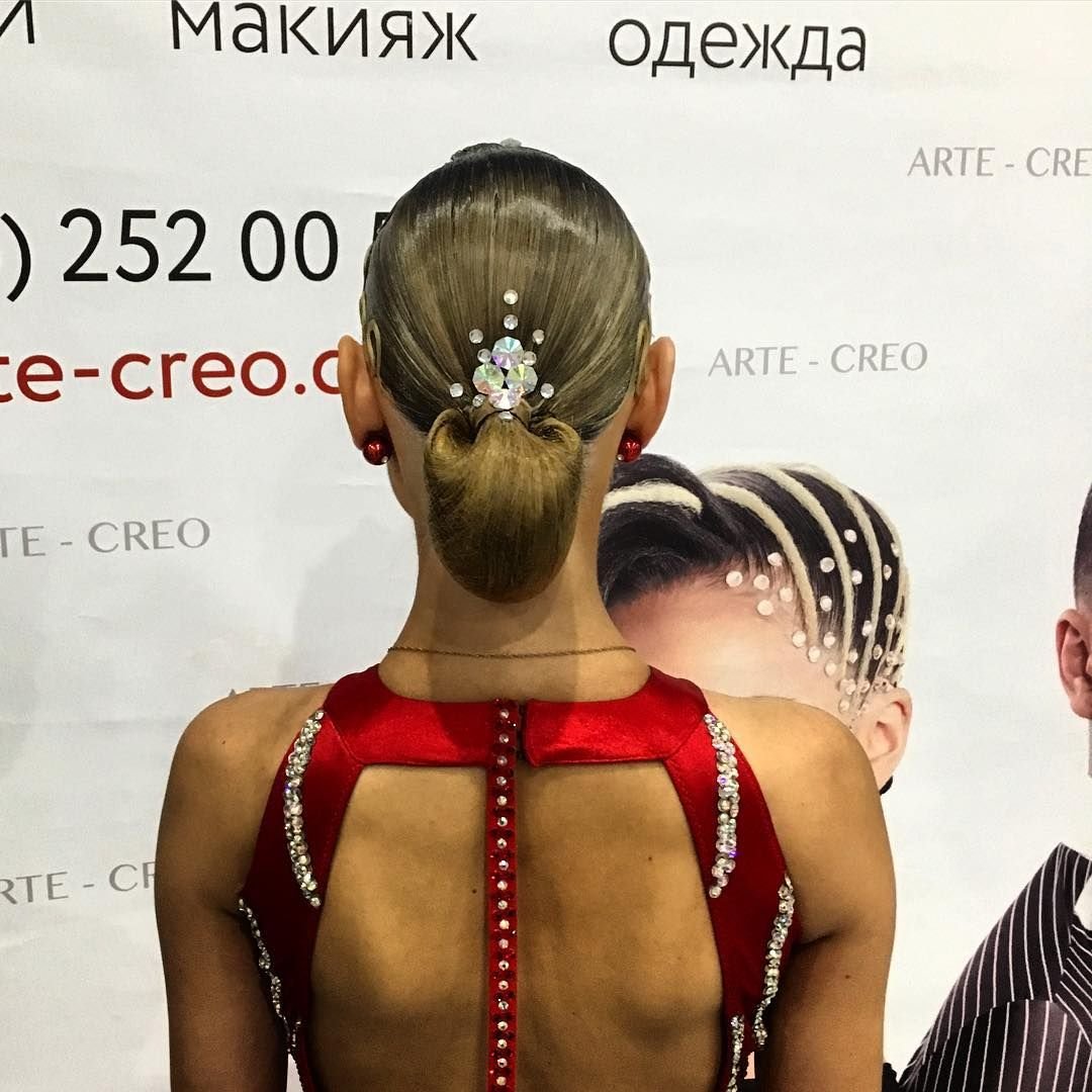 Балетная Кичка прическа