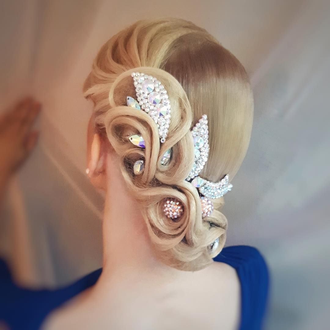 Прическа на выпускной в садик