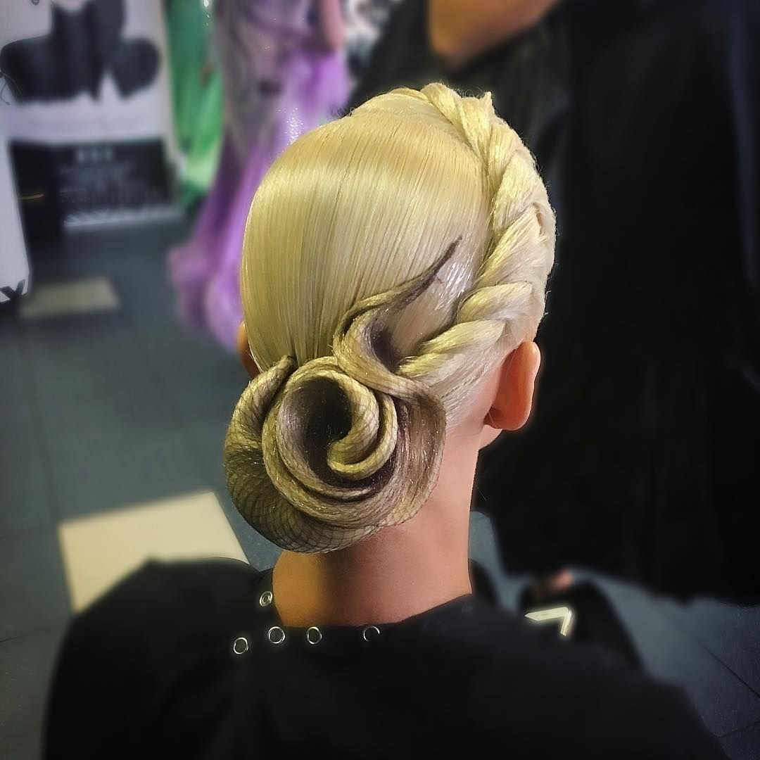 Пучок на средние волосы ребенку