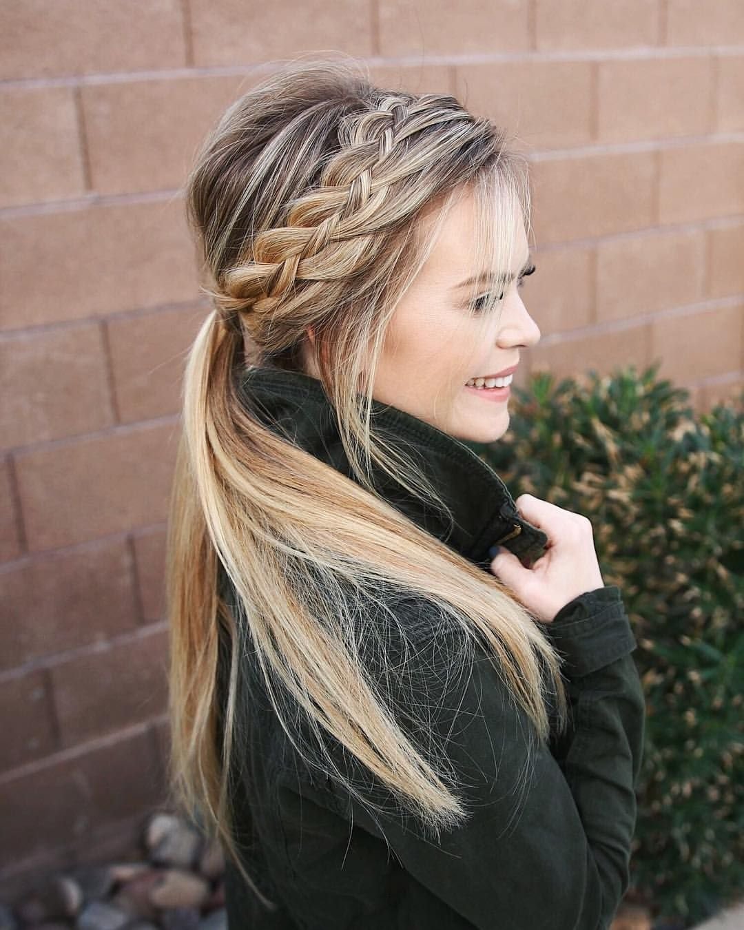 Косичка ободок с распущенными волосами