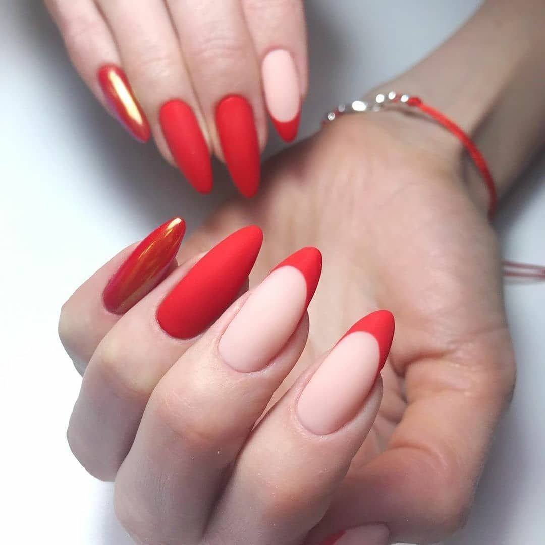 Красный матовый френч миндаль