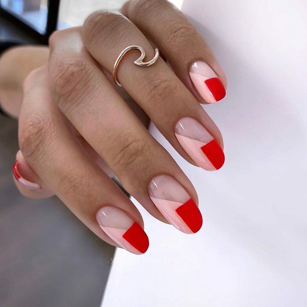 Маникюр лето 2021 красный модные