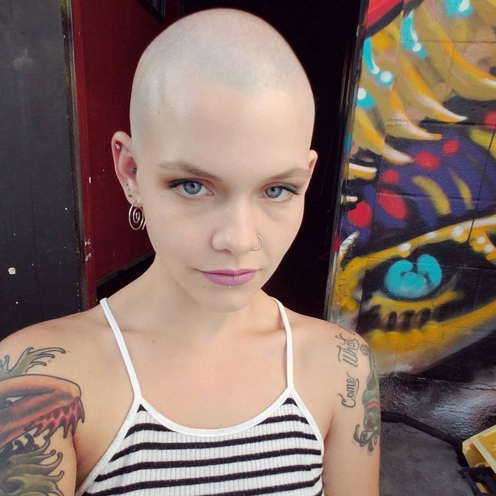 Керри уэллис лысая