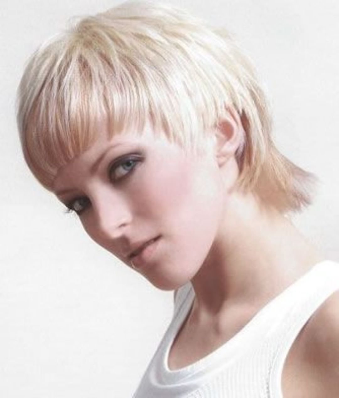 Боб каре асимметрия