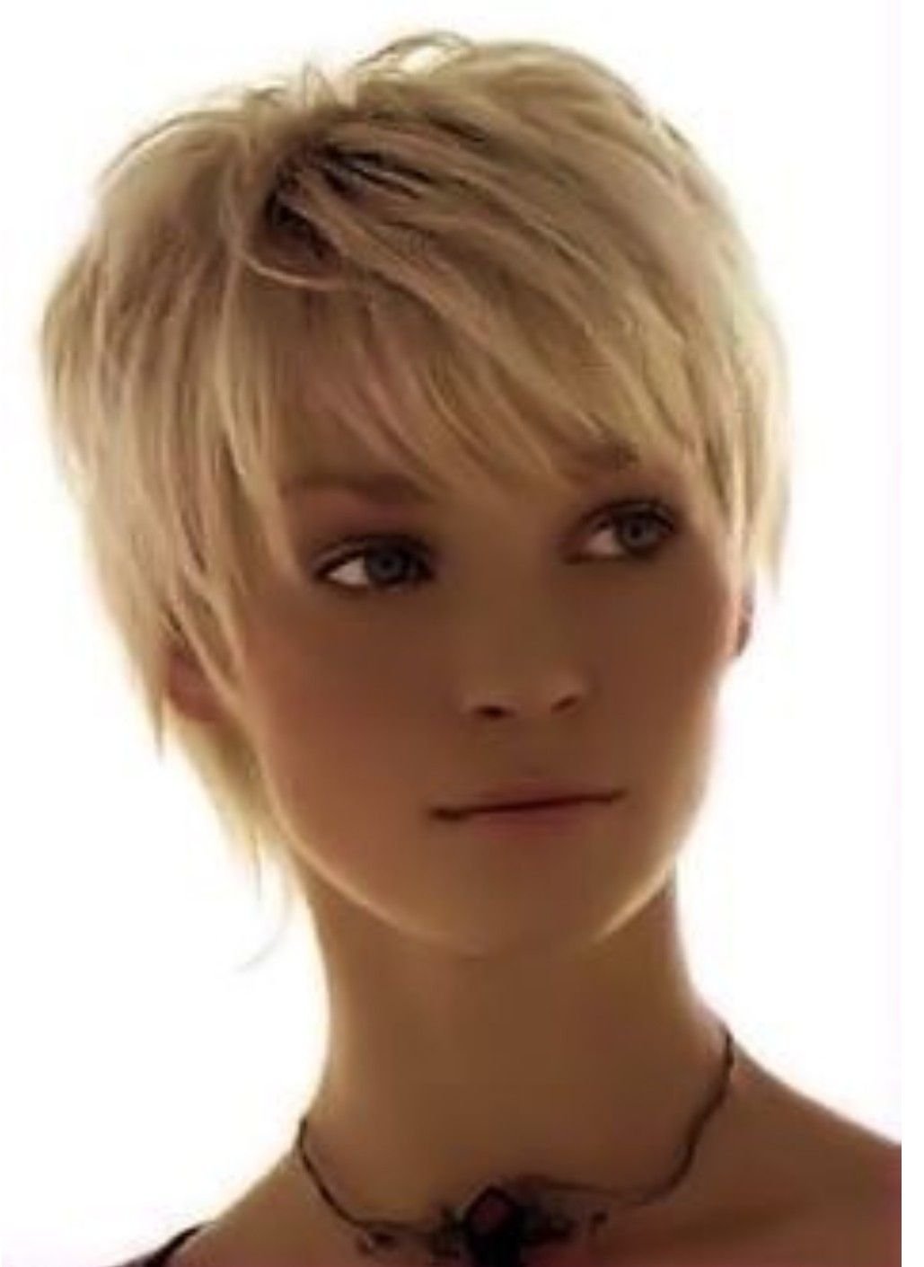 Руби Роуз стрижка под горшок