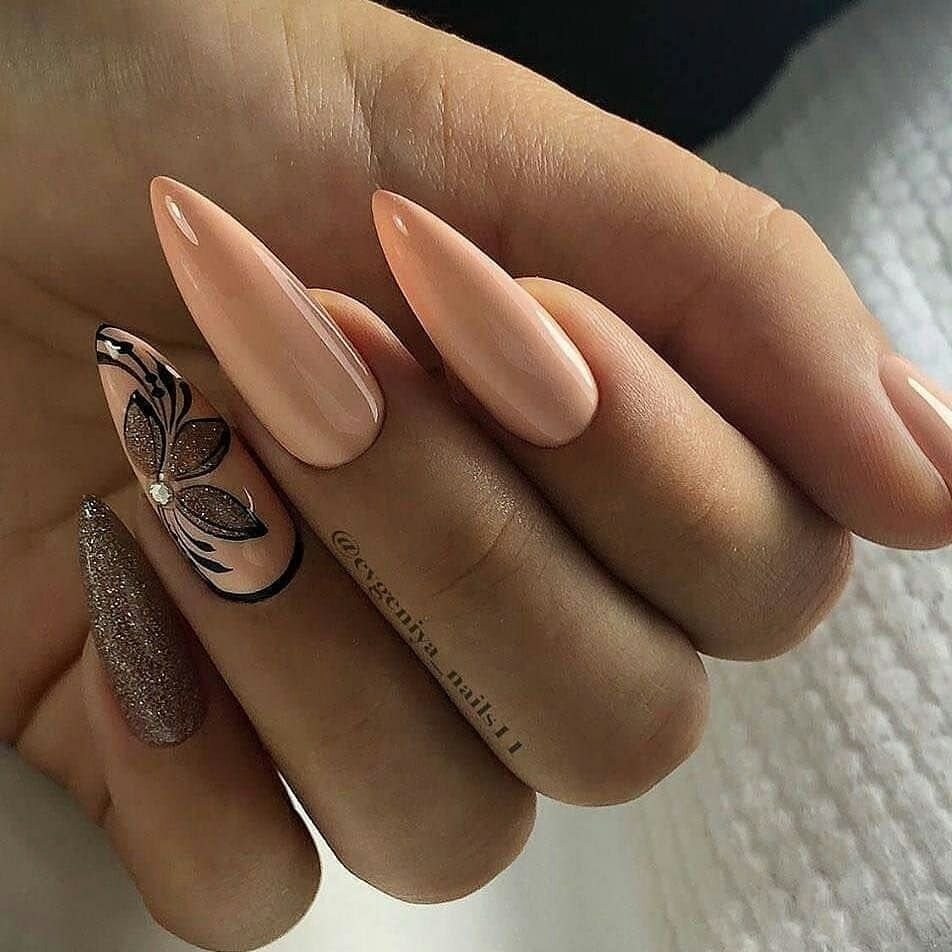 Нюдовый маникюр френч миндаль