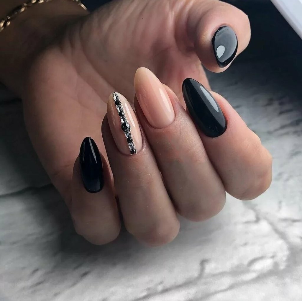 Маник 2022 миндаль чёрный