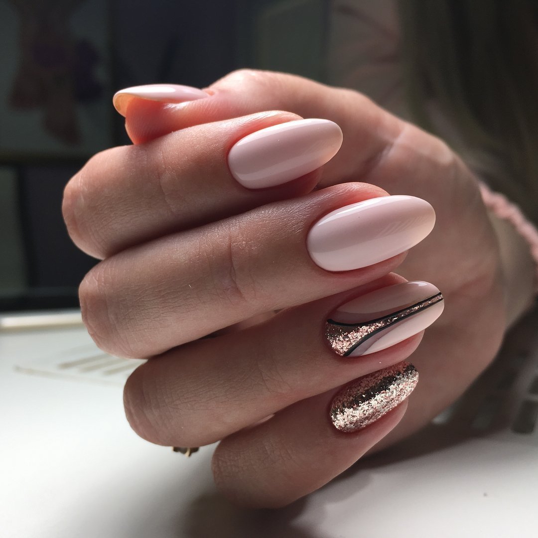 Красивый маникюр на миндальные ногти