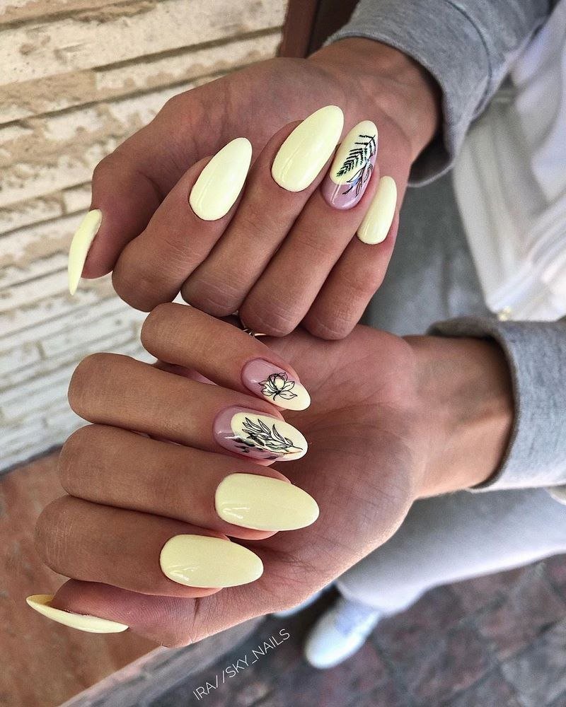 Маникюр на лето миндаль