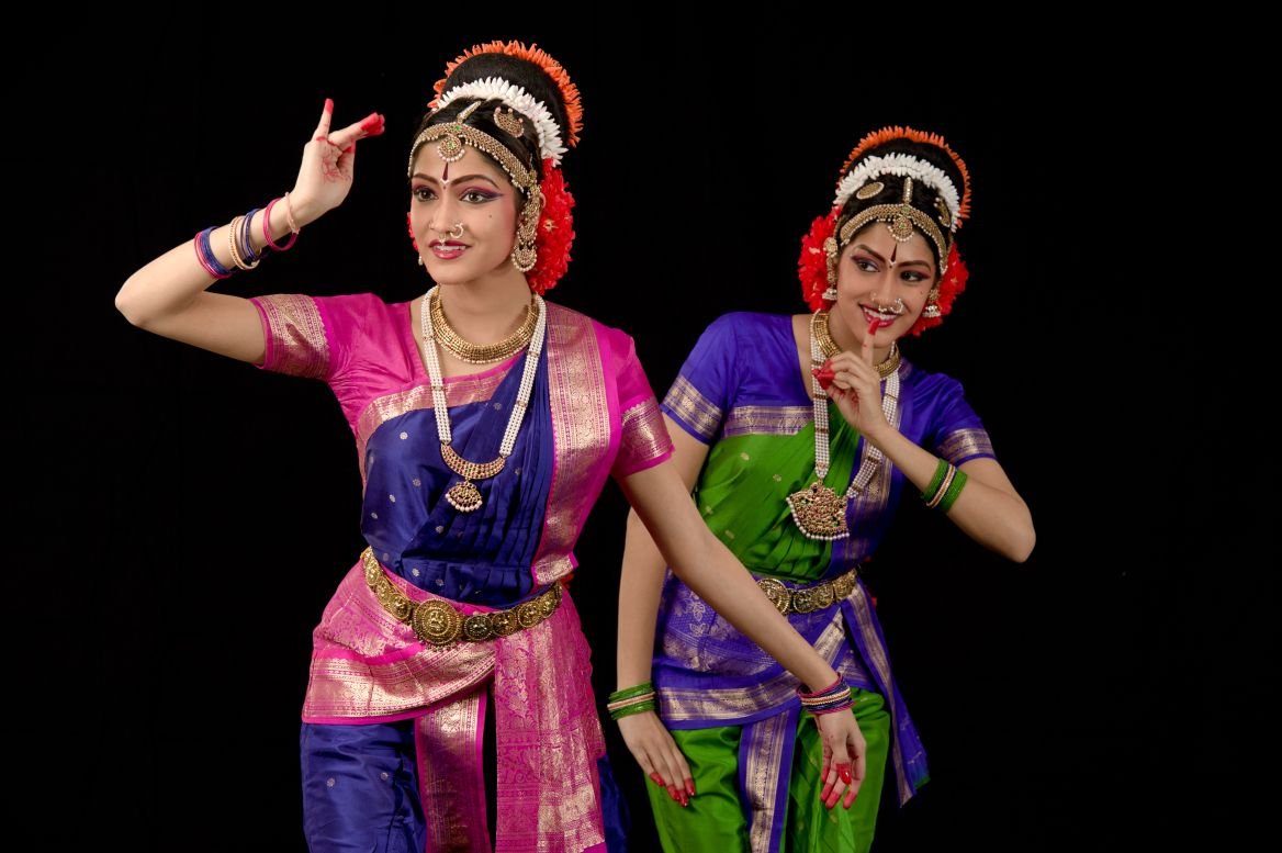 Национальная прически Индии девушки