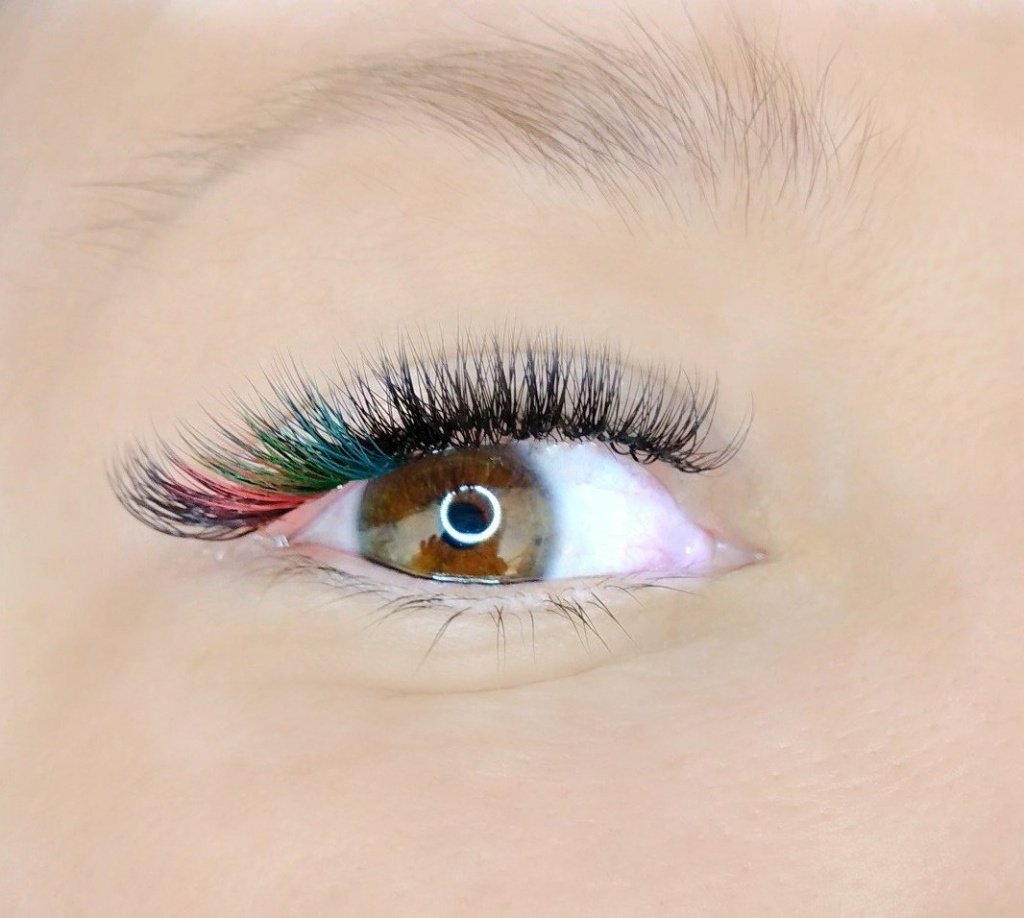 Цветные ресницы зеленые