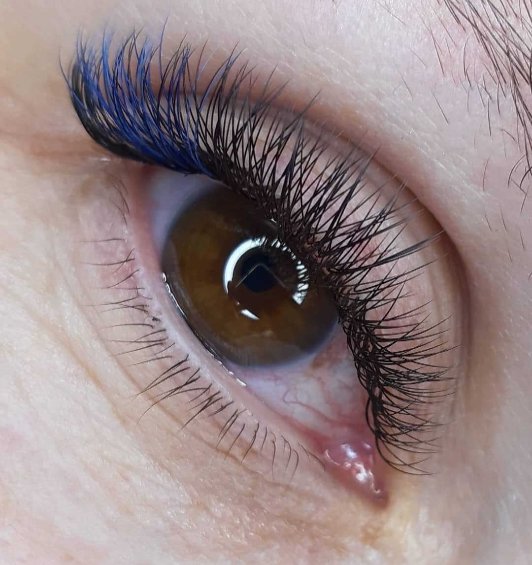 Цветные нарощенные ресницы