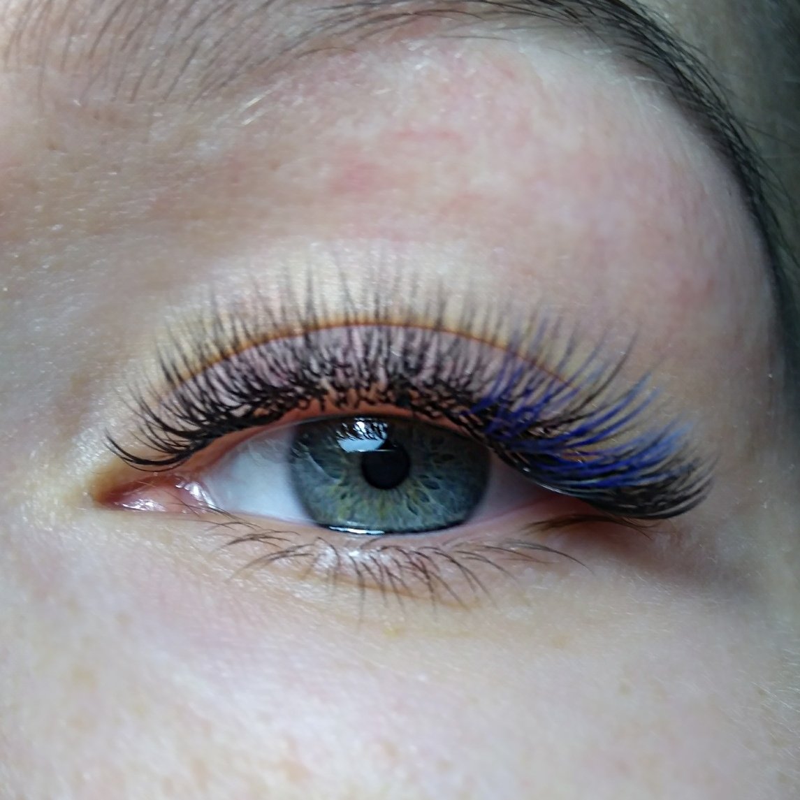 Цветное наращивание ресниц