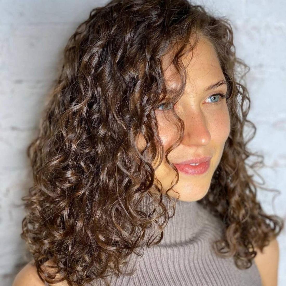 Алина Левина кудри