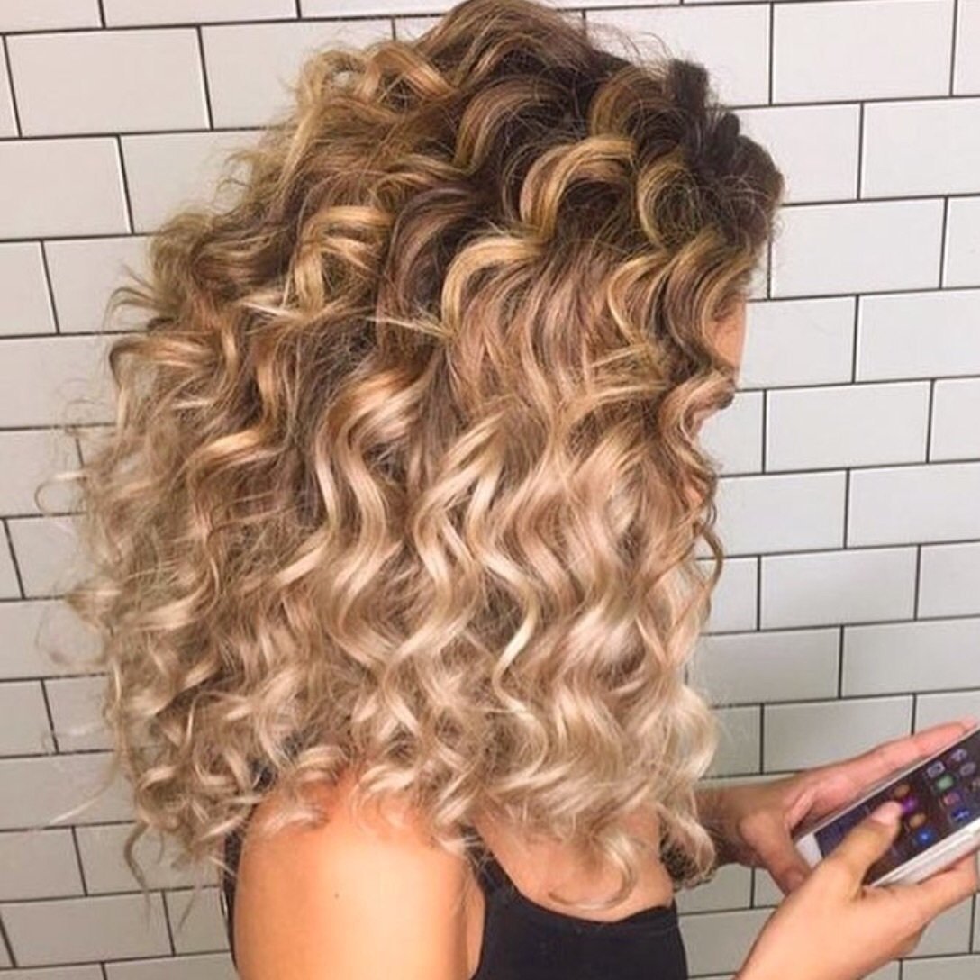 Наращивание кудрявых волос