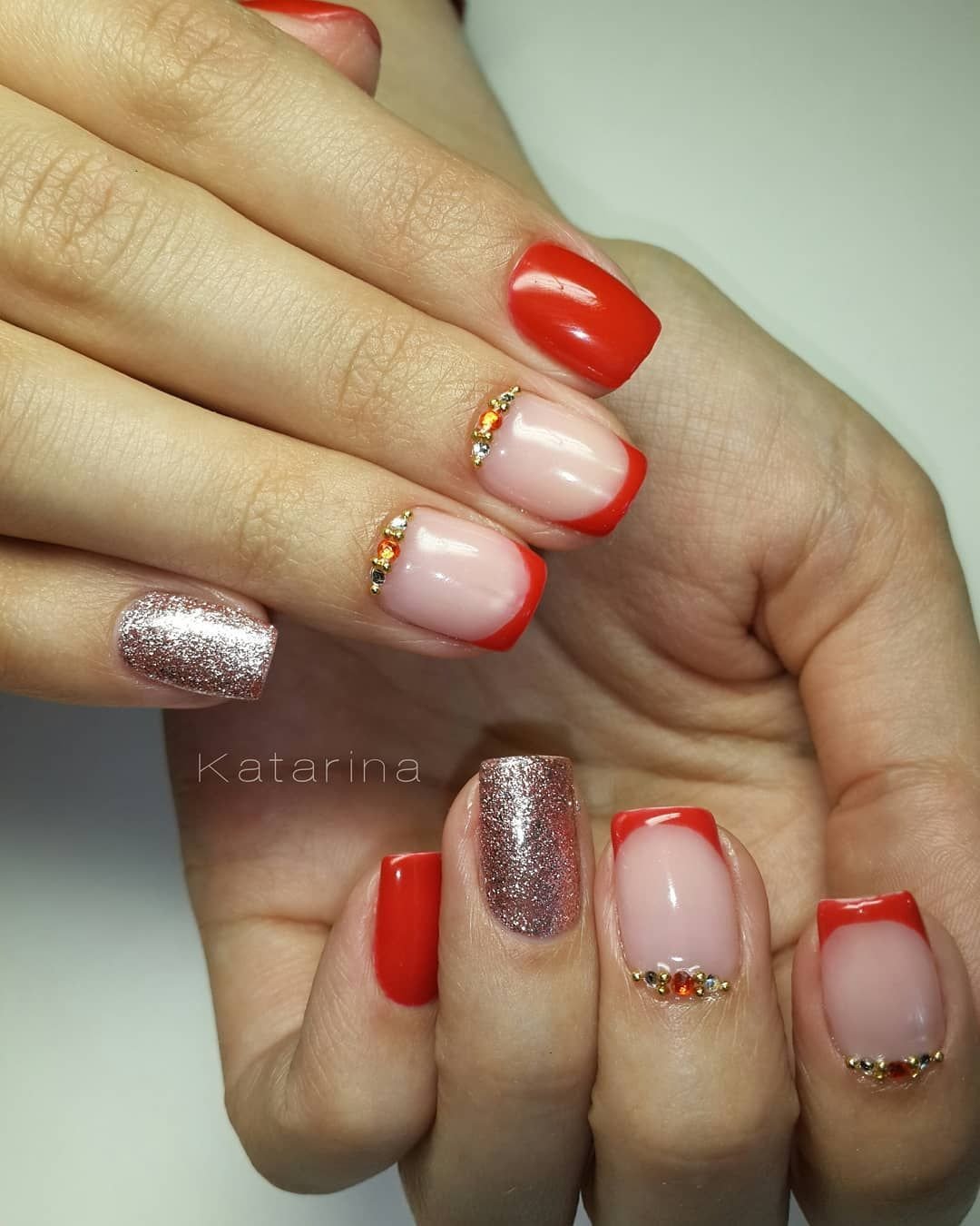 Френч красный с блестками
