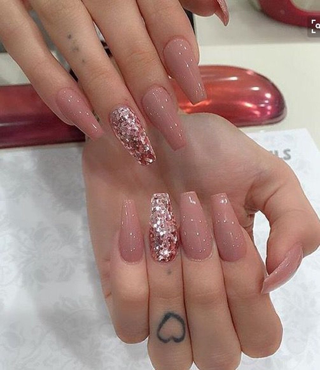 Красный френч с черным рисунком