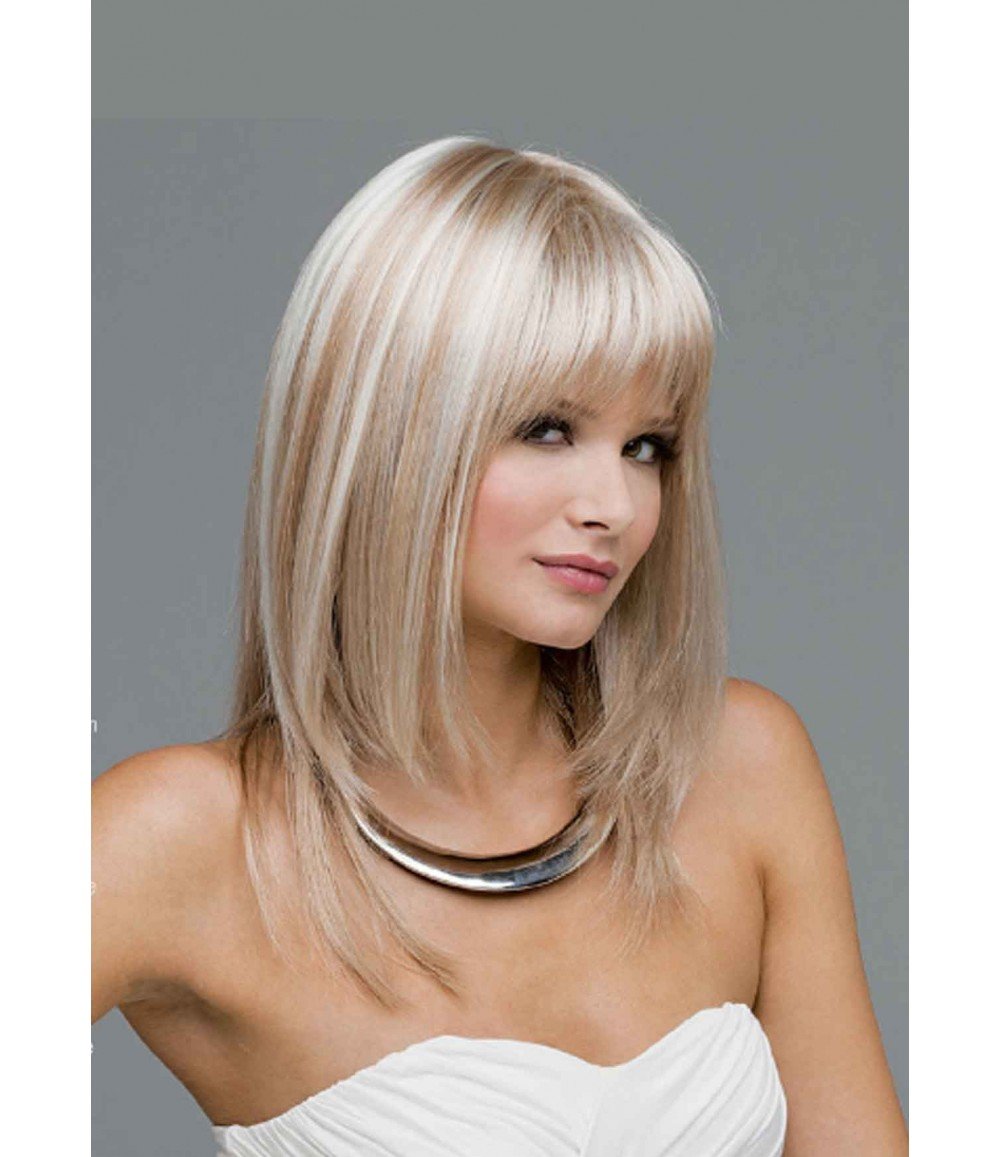 Стрижка Каскад на средние волосы с челкой мелирование