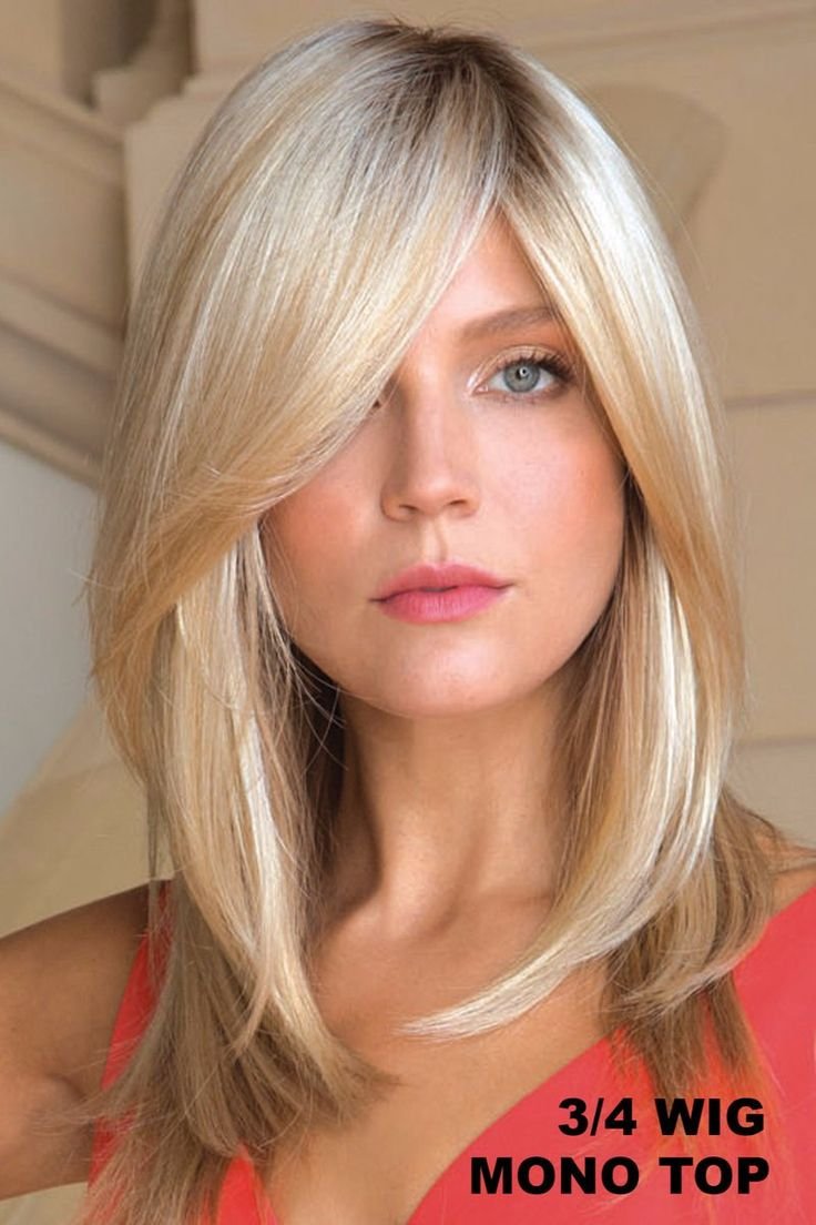 Блондинка с длинной челкой