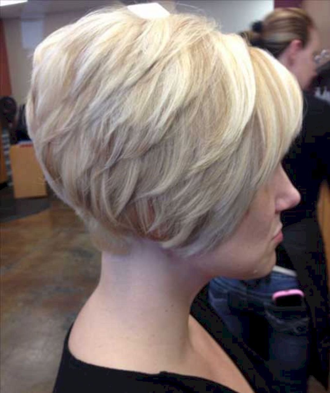 Стрижка Боб каре с градуированным затылком