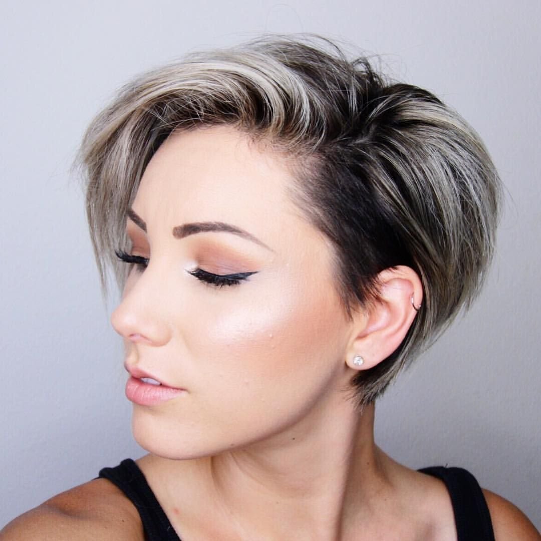 Пряди на чёрных волосах