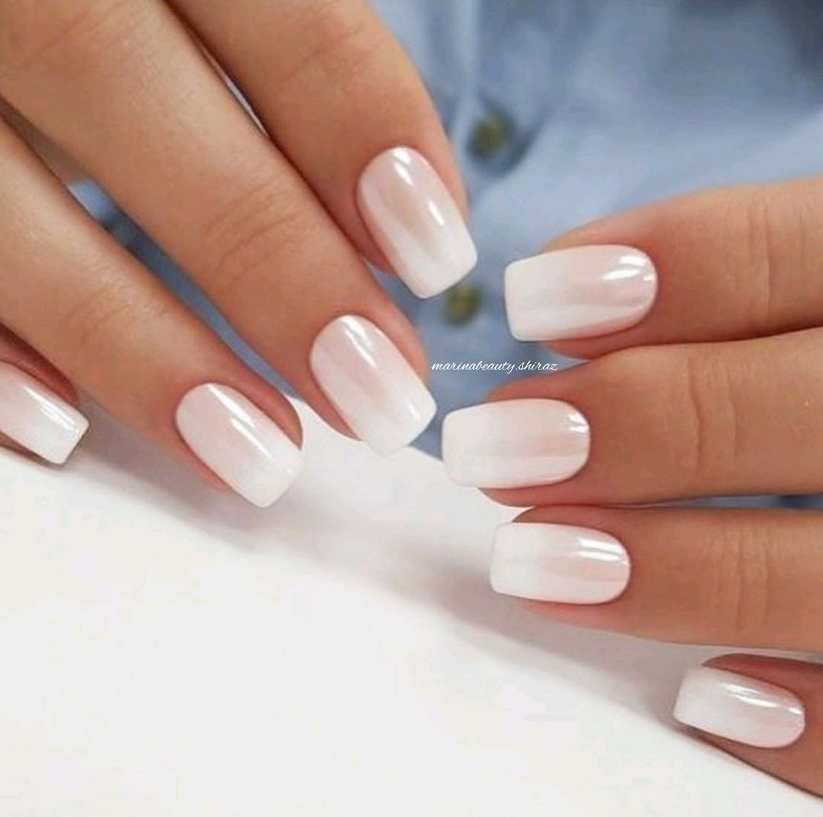 Светлый маникюр