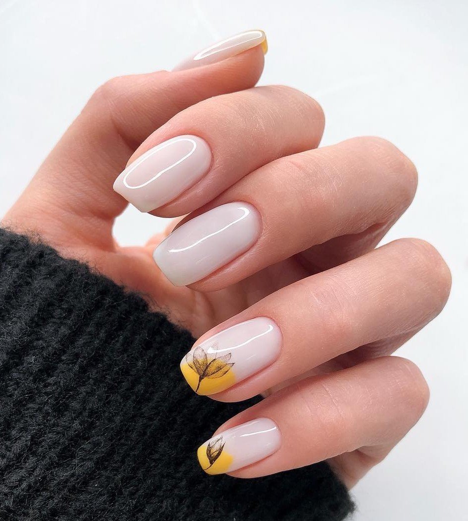 Летний маникюр для офиса