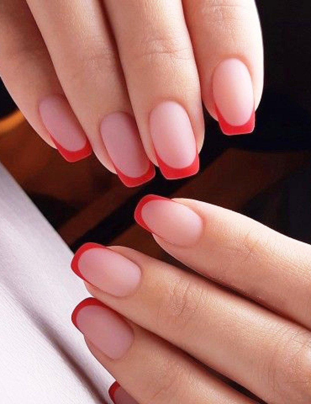 Красный матовый френч 2022