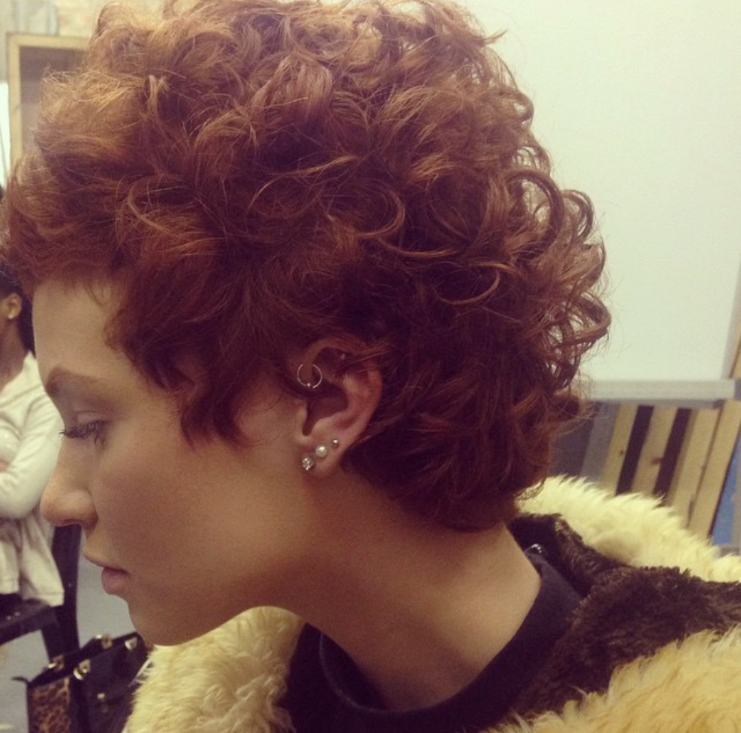 Женские короткие стрижки с химической завивкой