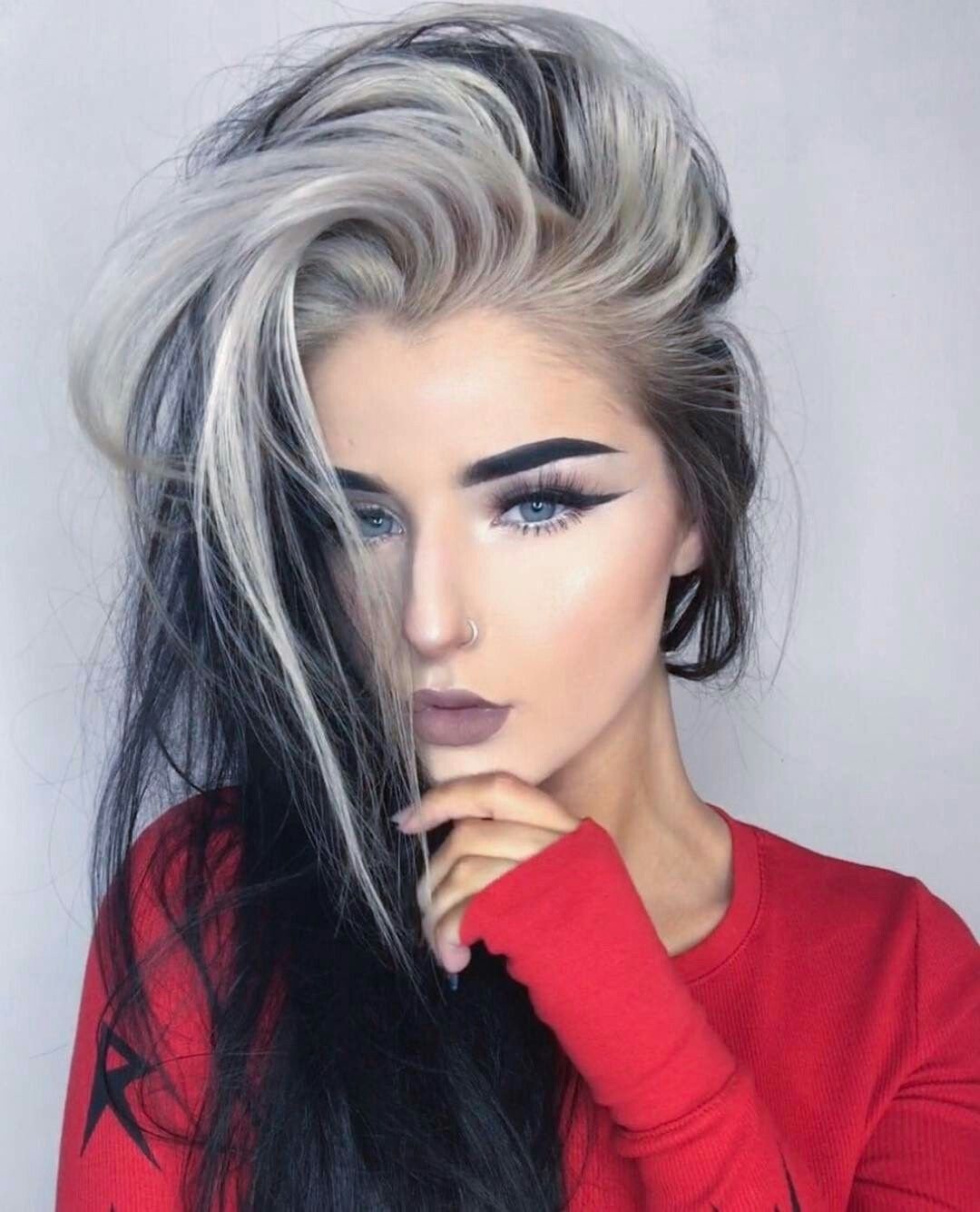 Черные волосы с пепельными прядями