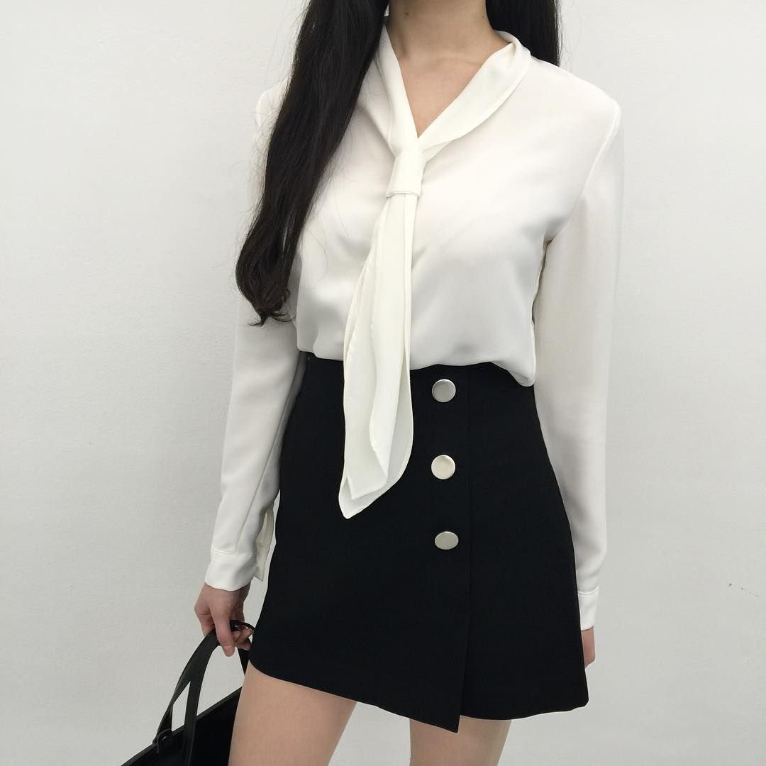 Корейская женская одежда белый верх черный низ