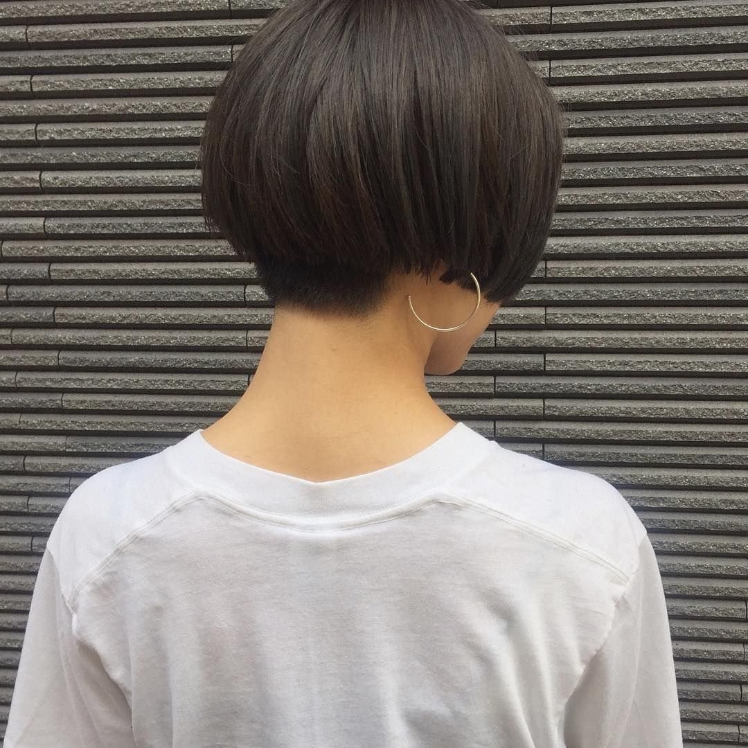 Стрижка до середины шеи