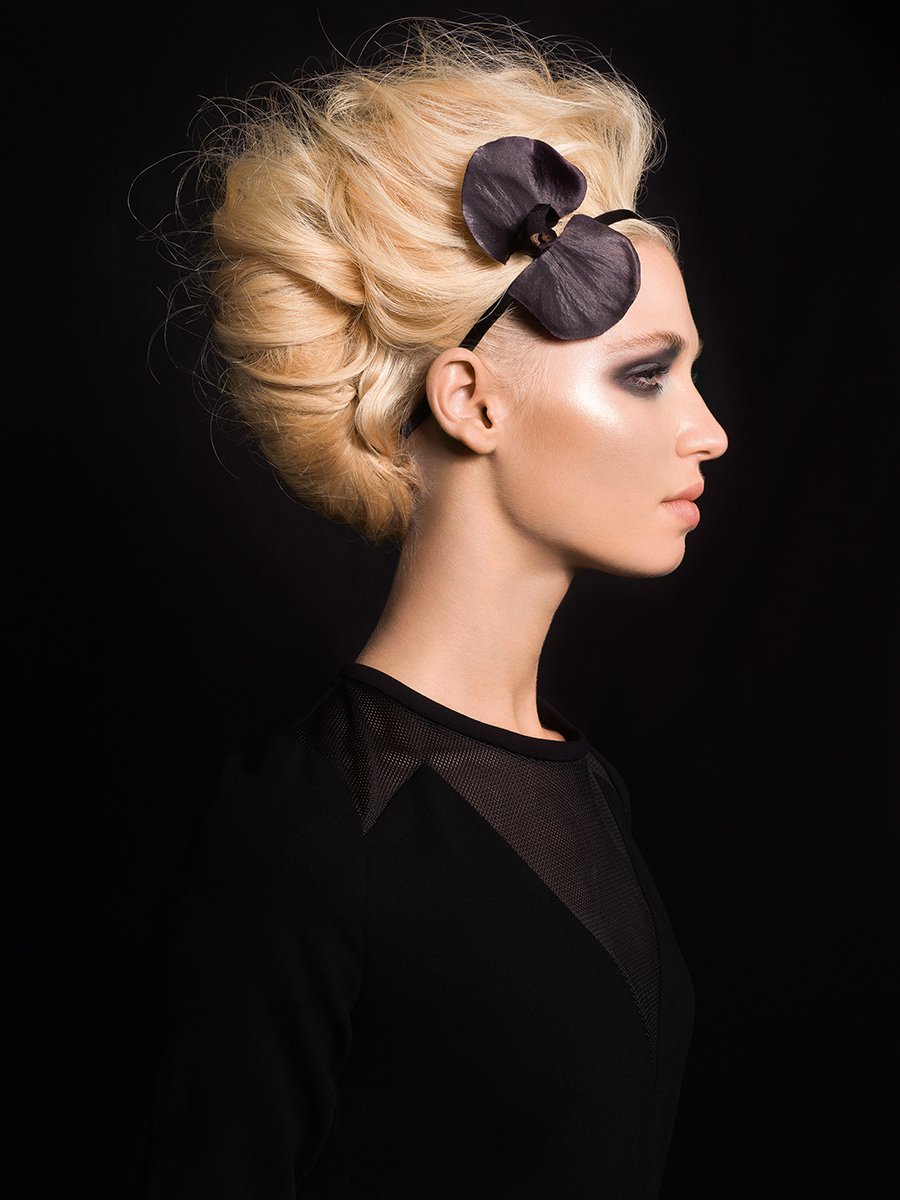 Стильные высокие прически