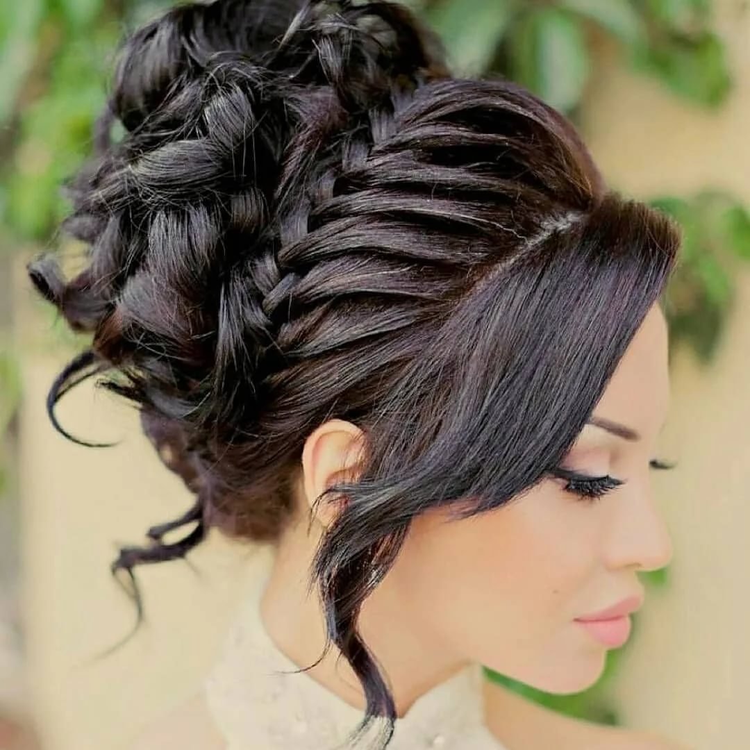 Прически с плетением на длинные волосы