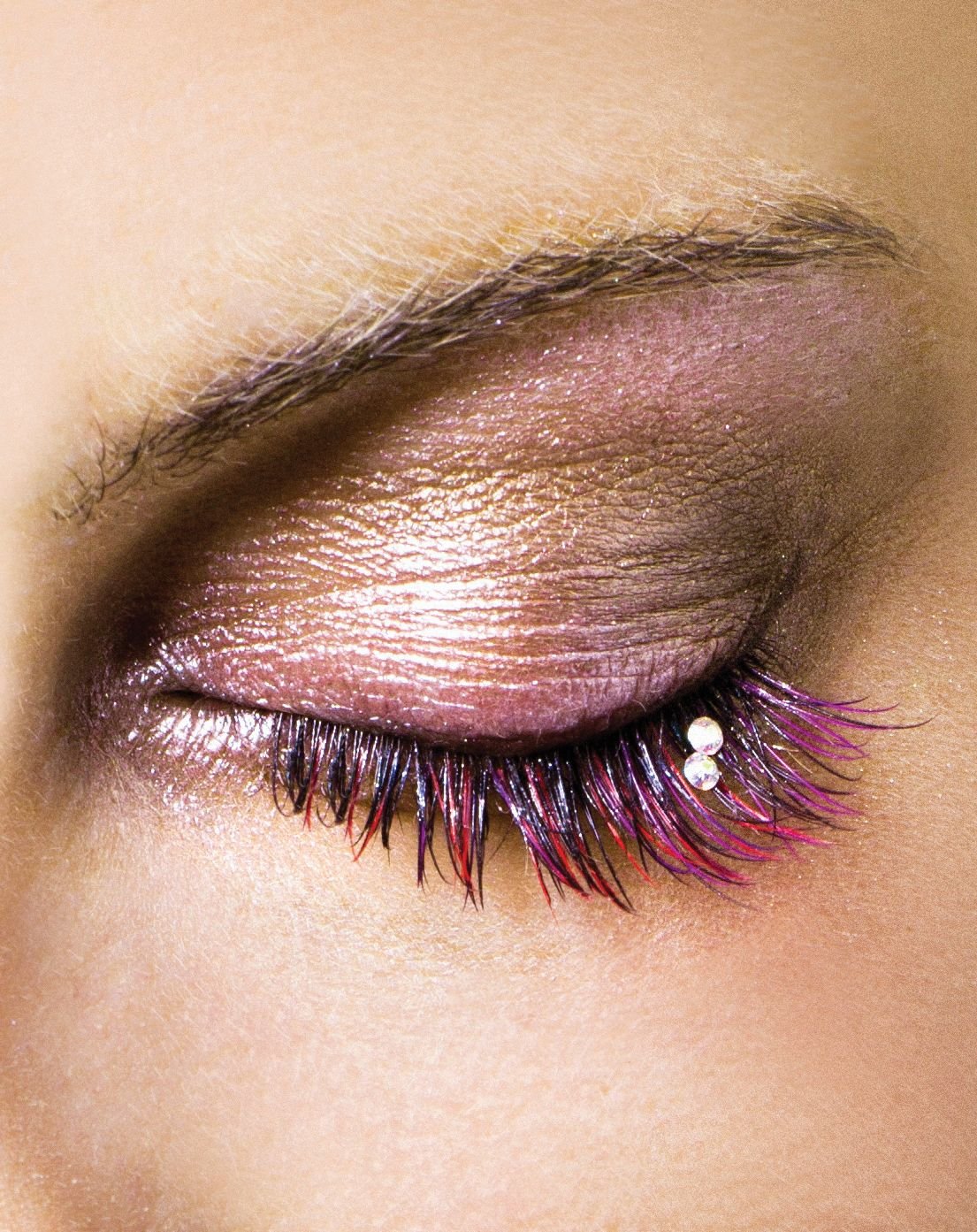 Цветное наращивание ресниц для карих глаз